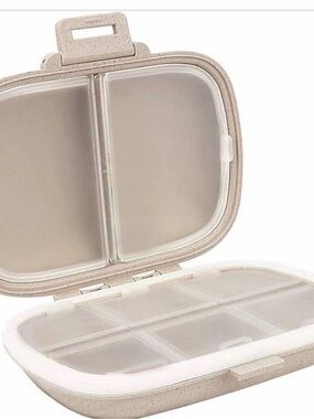 NWT Pill organizer, 8 compartment portable pill case, (Khaki)